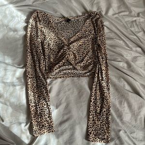 Shein cheetah print front knot cropped long sleeve top